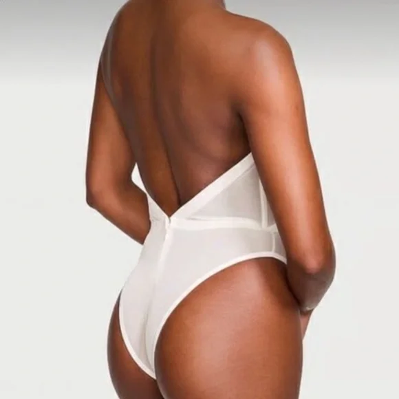 Victoria secret  VERY SEXY Shine Strap Halter Lace Teddy size M brand new - Picture 2 of 3